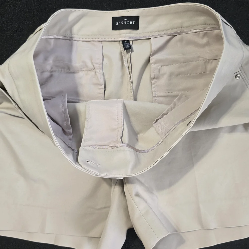 White House Black Market Beige Bermuda Shorts - Picture 5 of 14